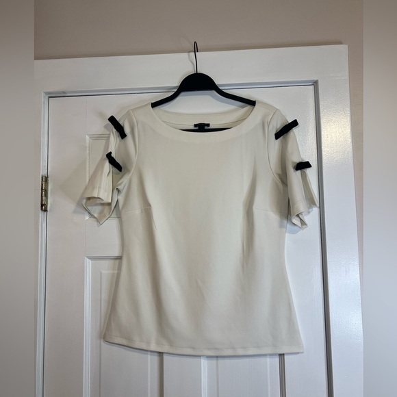 #1 ANN TAYLOR • IVORY/CREAM BLOUSE • BOW DETAIL ON SLEEVES - Picture 7 of 8